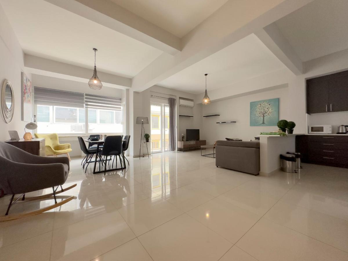 Satovriandou Spacious 128Sqm Apt In Athens Exterior photo