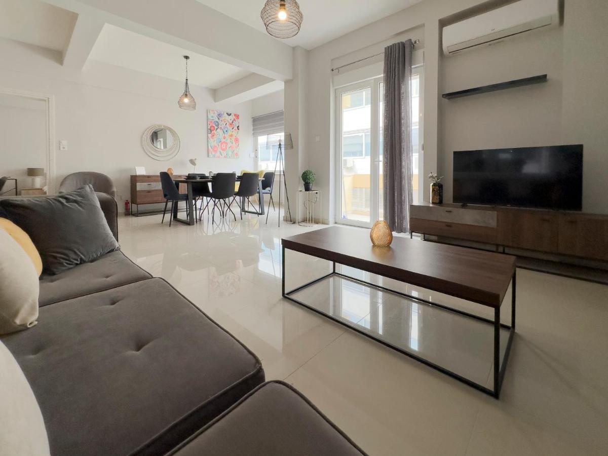 Satovriandou Spacious 128Sqm Apt In Athens Exterior photo
